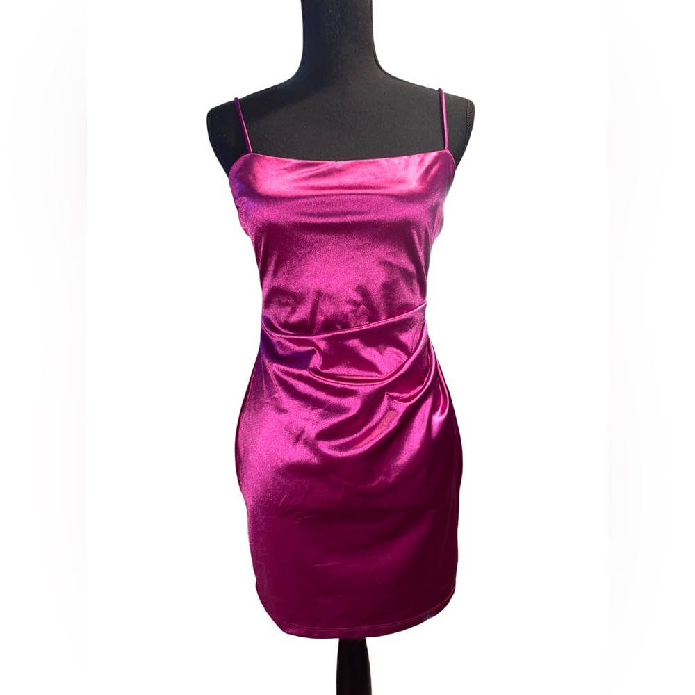 NWT Windsor metallic magenta bodycon dress